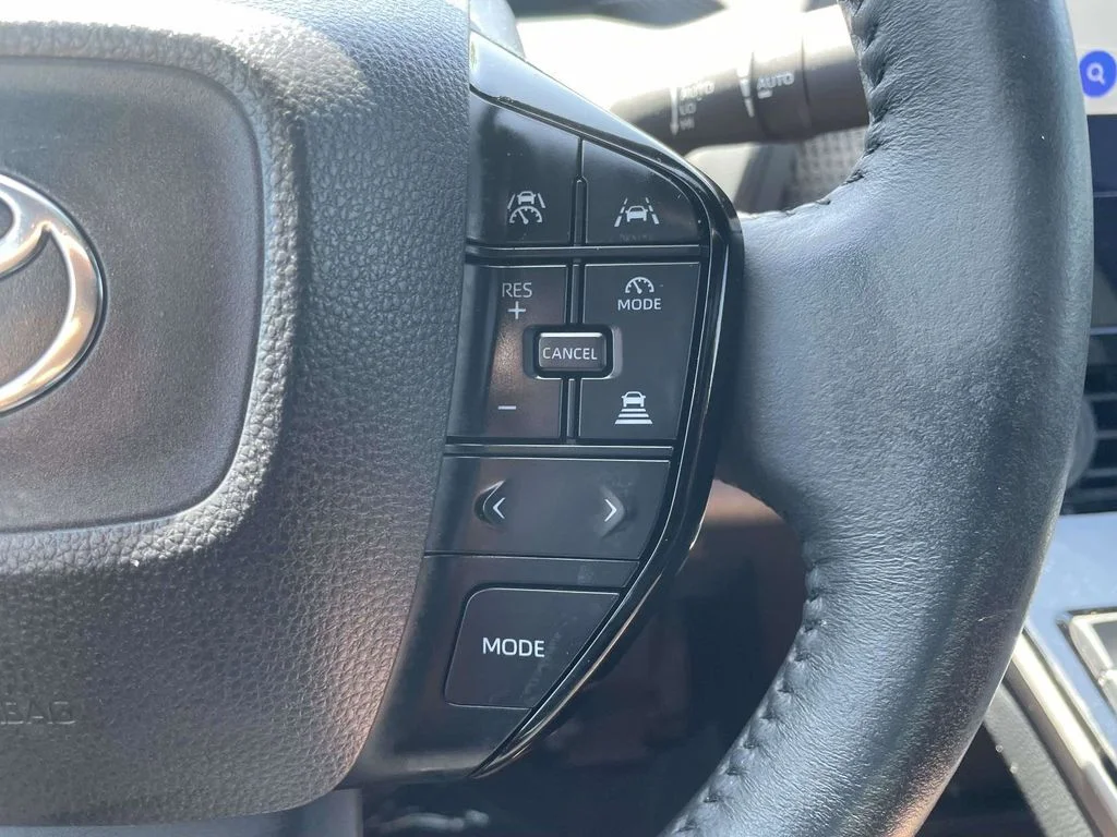 2024 Toyota bZ4X XLE - Photo 35