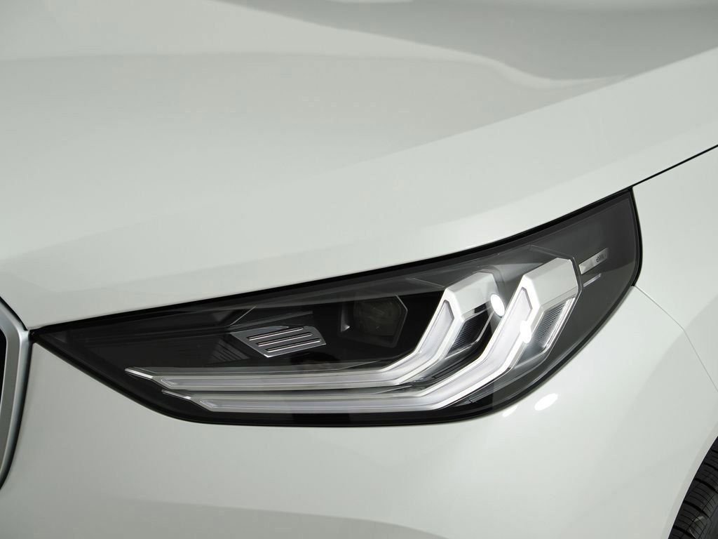 Certified Used 2025 Mineral White Metallic BMW 30 xDrive image 18