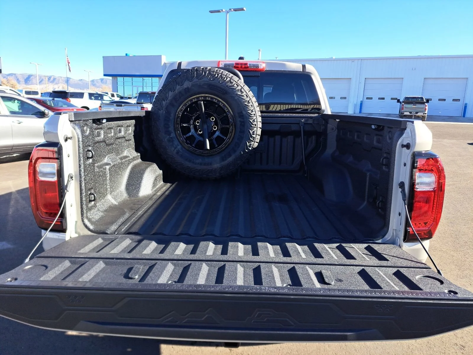 2026 GMC Canyon AT4X - Photo 7