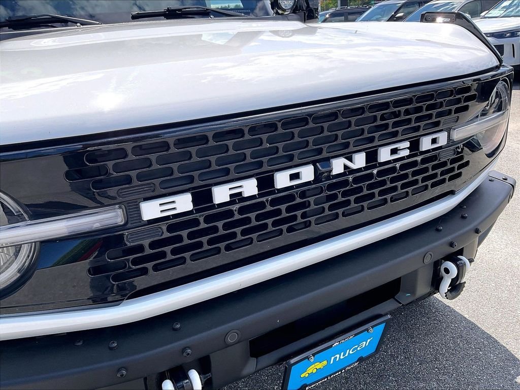 Used 2023 Oxford White Ford Badlands image 27