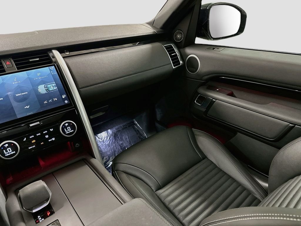 Used 2025 White Land Rover S image 24