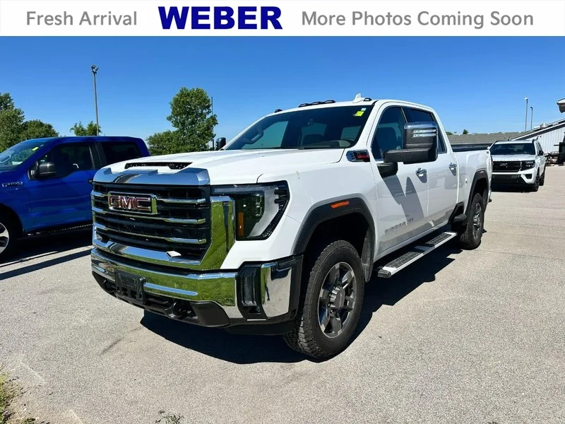 2025 GMC Sierra 4WD Crew Cab Standard Box SLT's photo