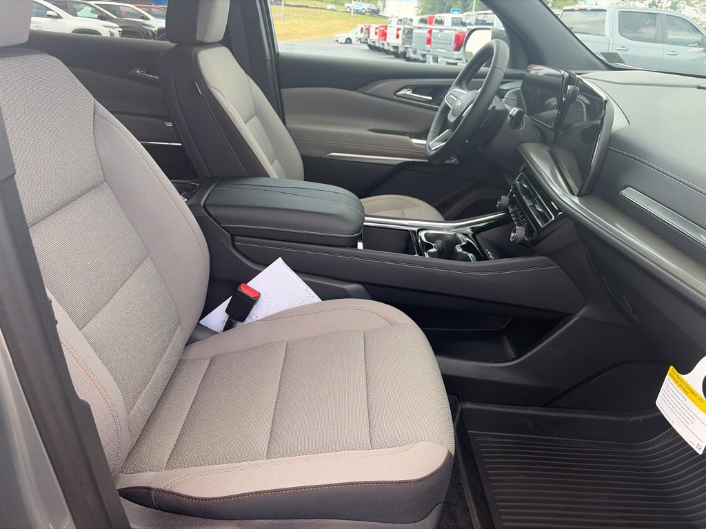 2027 Chevrolet Traverse LT - Photo 39