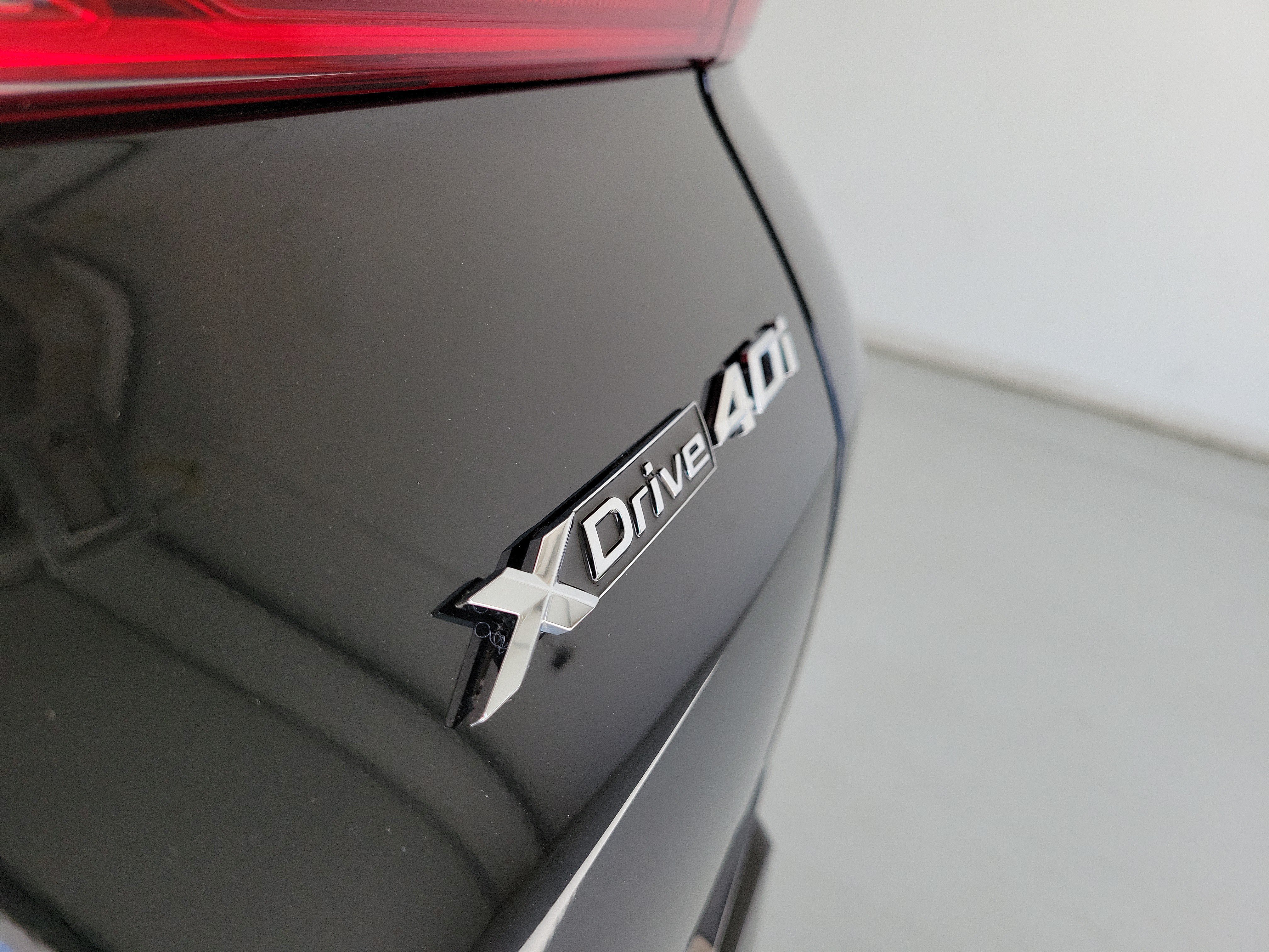 Used 2022 Jet Black BMW xDrive40i image 8