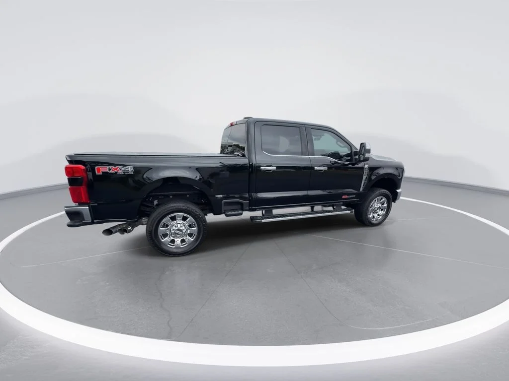 Used 2025 Black Ford Lariat image 9