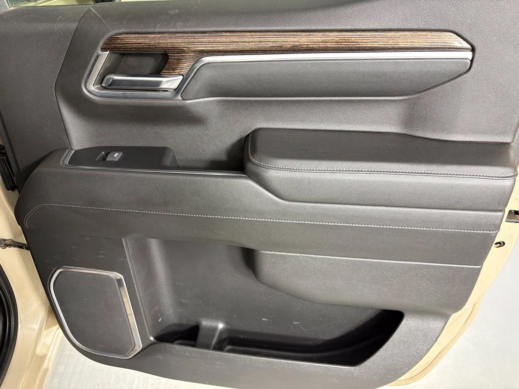 Used 2022 Beige GMC Elevation image 26
