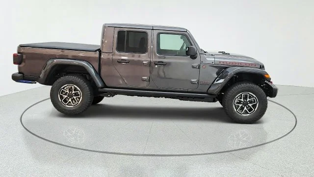 New 2027 Granite Crystal Metallic Clearcoat Jeep Rubicon X image 13
