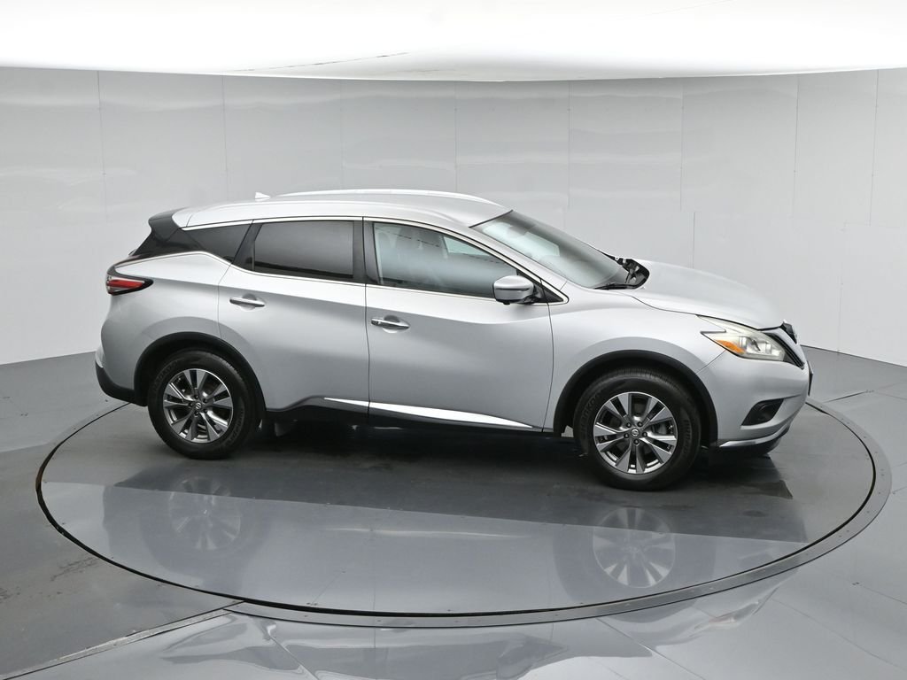 Used 2016 Silver Nissan SL image 50