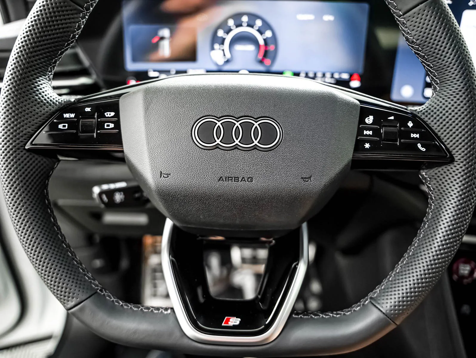 2026 Audi SQ5 Prestige - Photo 12