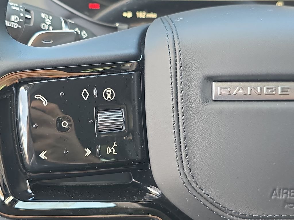 New 2026 Fuji White Land Rover Dynamic SE image 18