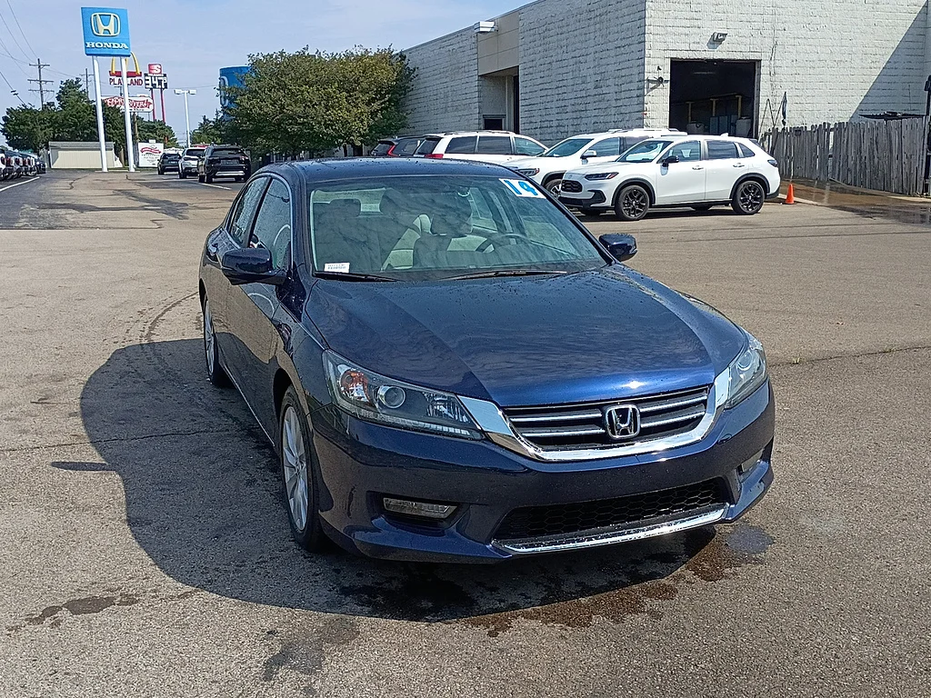 Used 2014 Obsidian Blue Pearl Honda EX image 1