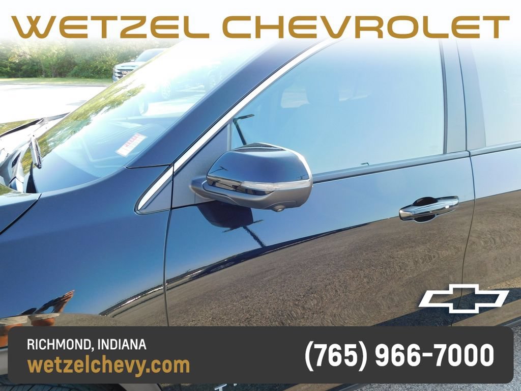 New 2027 Mosaic Black Metallic Chevrolet LT image 11