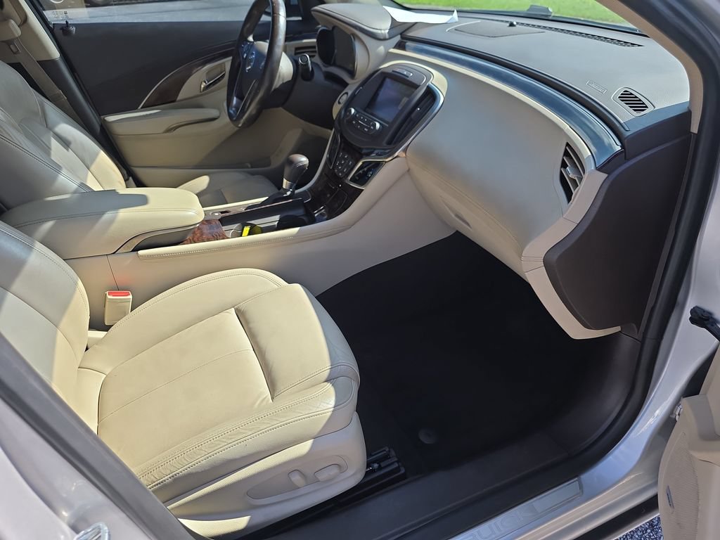 Used 2015 QUICKSILVER METALLIC Buick Leather image 34