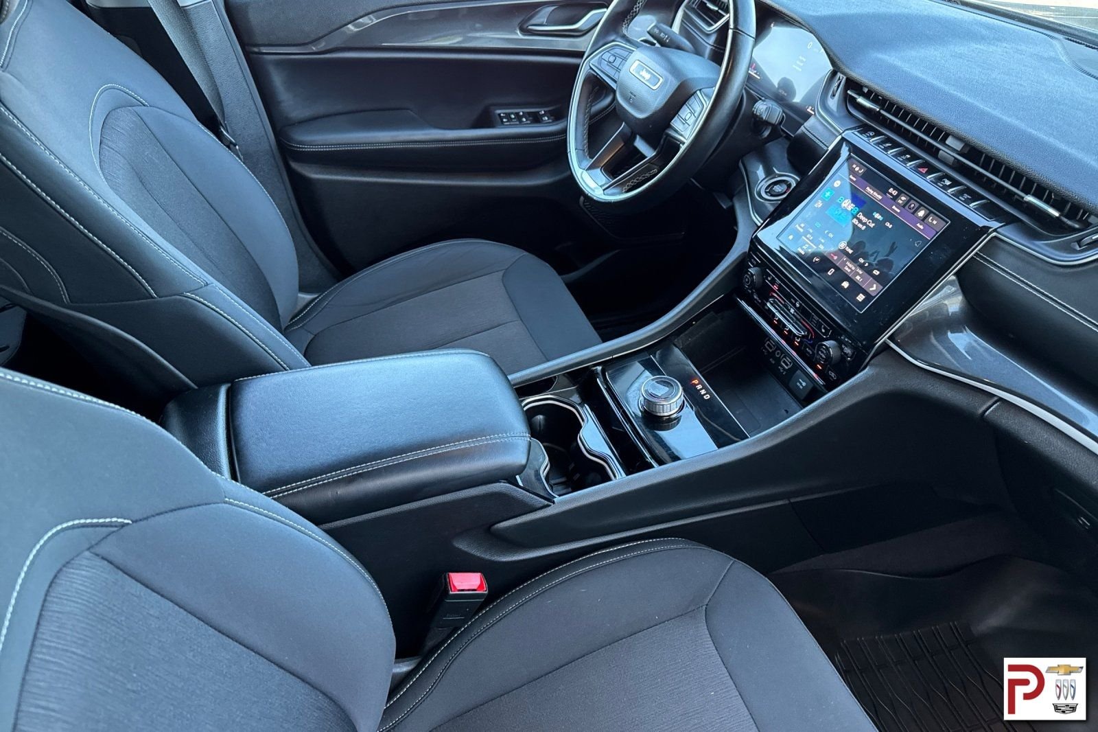 Used 2022 Gray Jeep Laredo image 21