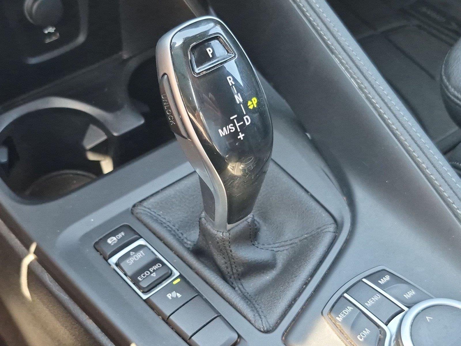 Used 2020 Black Sapphire Metallic BMW sDrive28i image 29