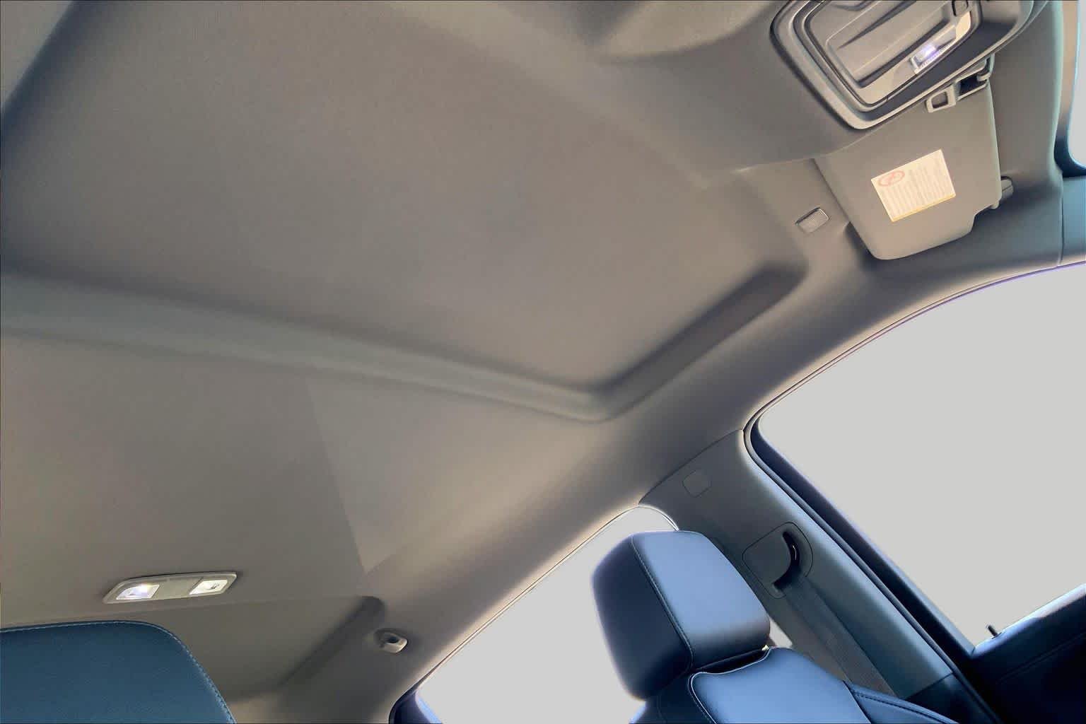 Used 2021 Summit White Chevrolet LTZ image 27