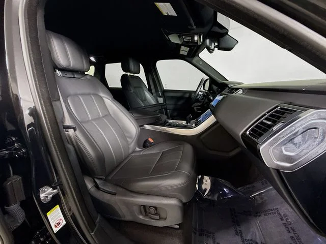 Used 2021 Black Land Rover HSE Silver Edition image 30