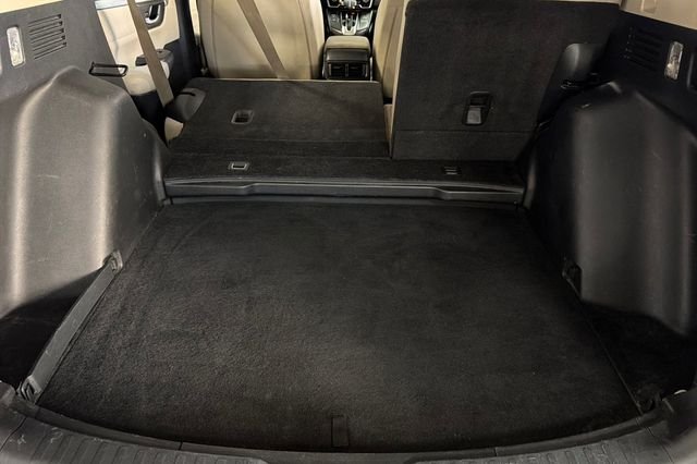Used 2018 White Diamond Pearl Honda LX image 21
