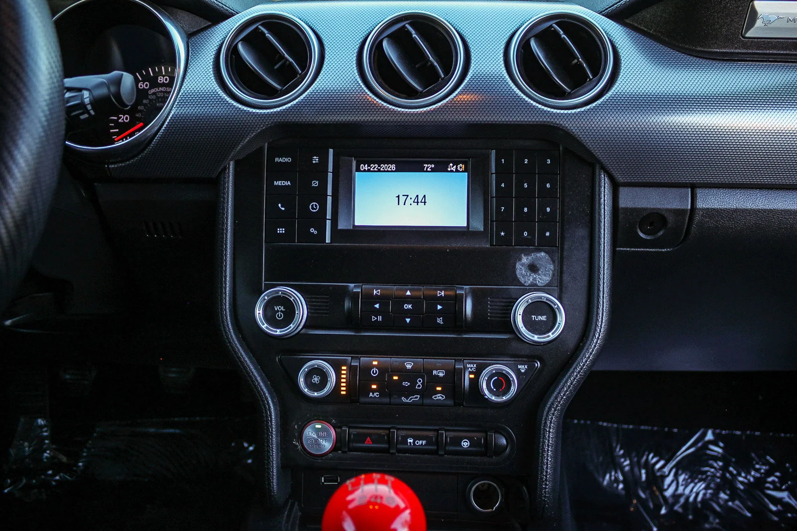 Used 2021 Oxford White Ford GT image 17
