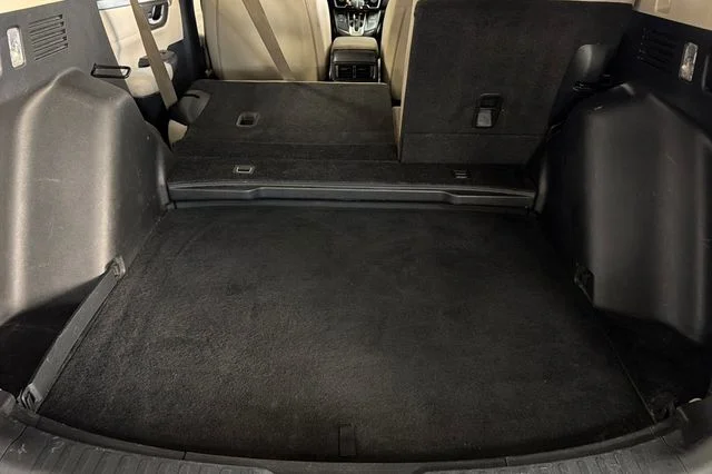 Used 2018 White Diamond Pearl Honda LX image 21