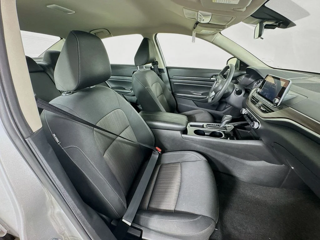 Certified Used 2024 Silver Nissan 2.5 SV image 33