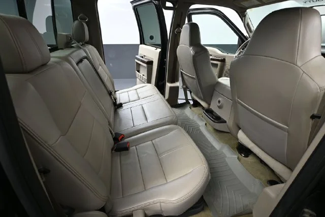 Used 2008 Black Ford Lariat image 33