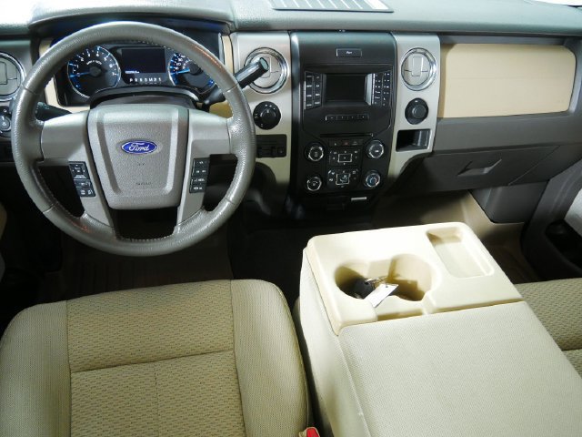 Used 2013  Ford XLT image 4