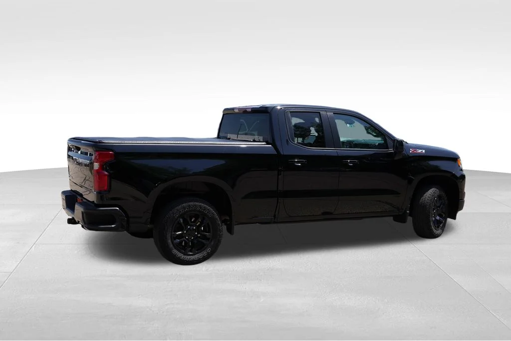 Used 2023 Black Chevrolet RST image 4
