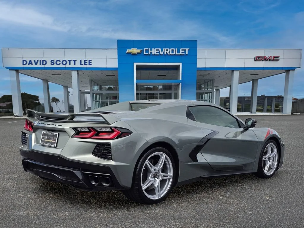 Used 2023 Hypersonic Gray Metallic Chevrolet 2LT image 8