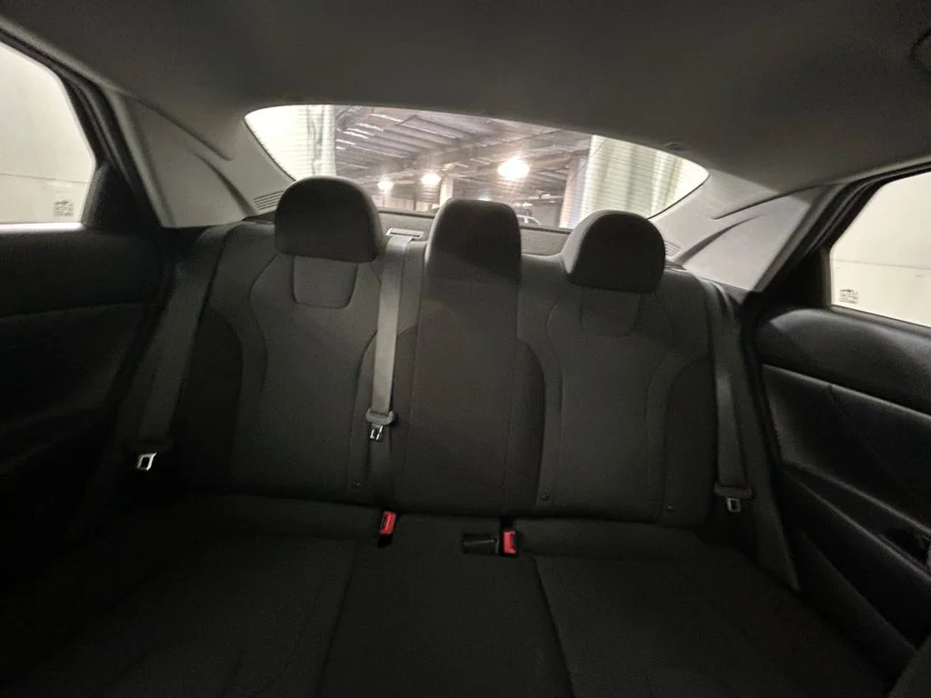 Used 2022 Gray Hyundai SE image 19