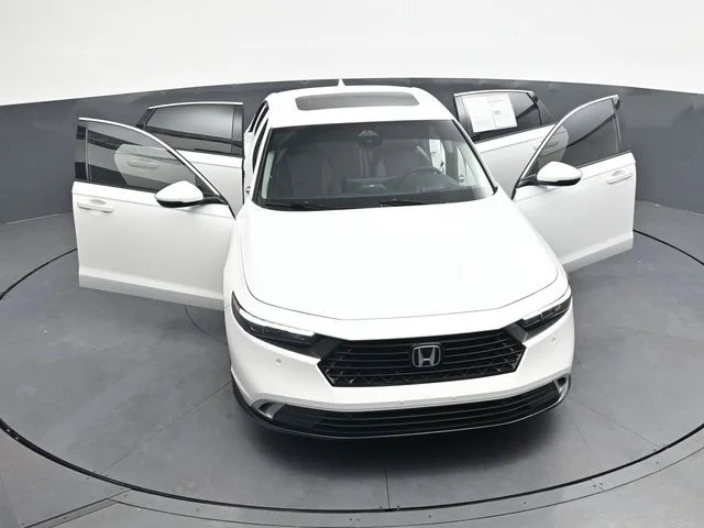 Used 2025  Honda Touring image 38