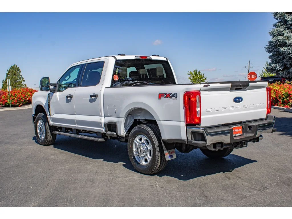 New 2026 OXFORD WHITE Ford XLT image 6