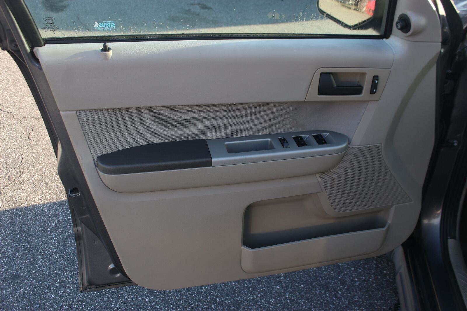 Used 2012 Blue Ford XLT image 11