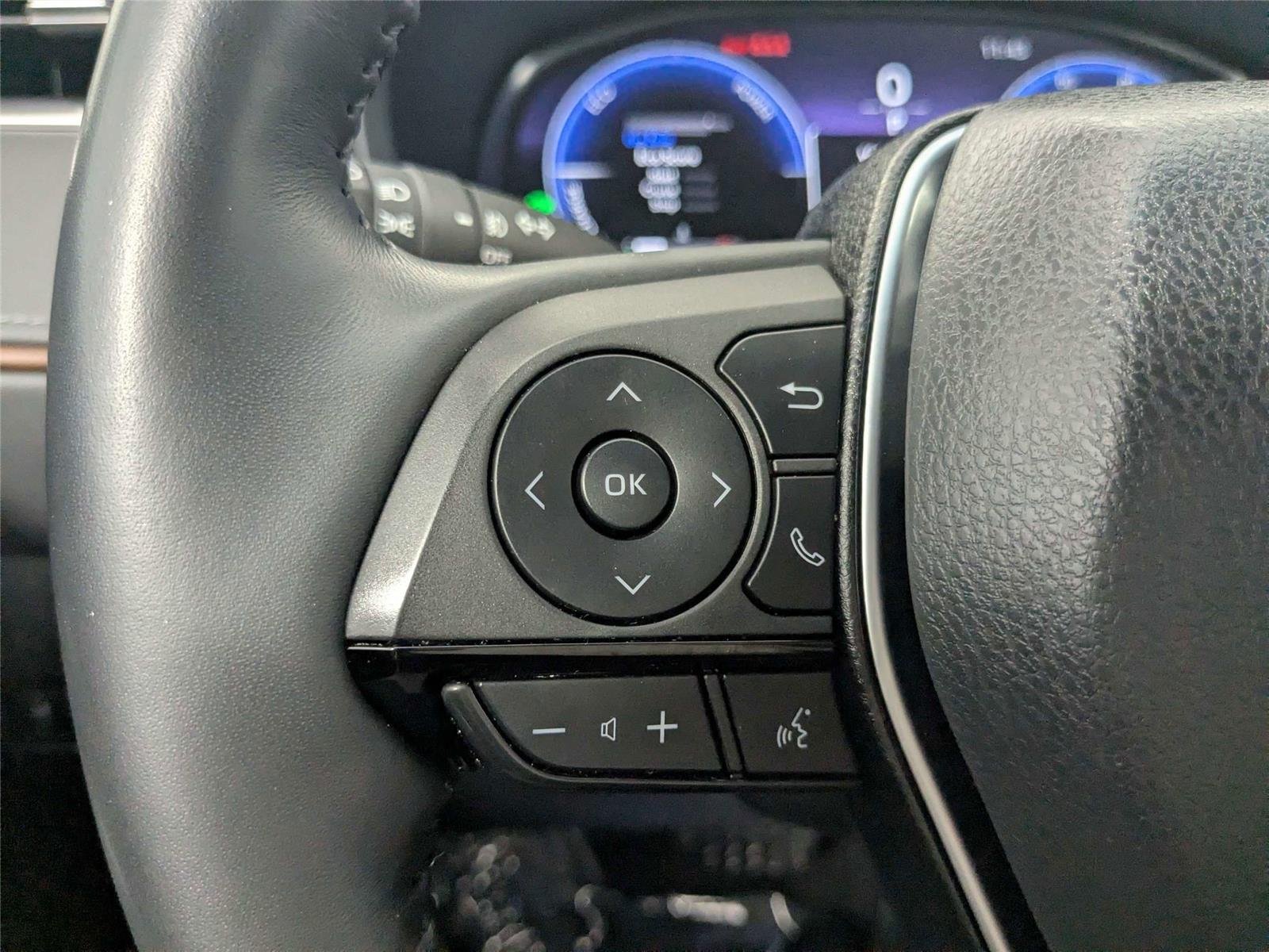 Certified Used 2023 Wind Chill Pearl Toyota Limited image 18