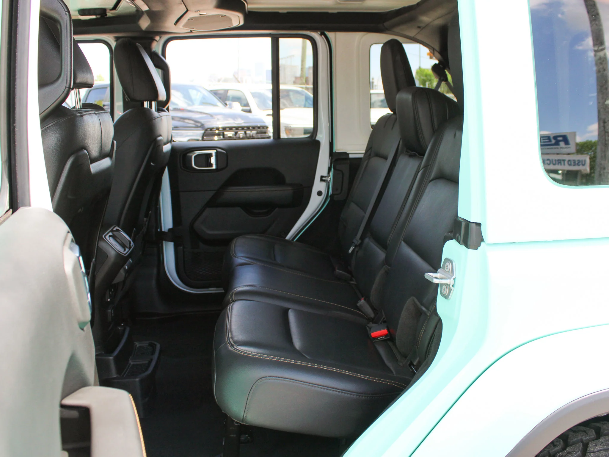 Certified Used 2025 White Jeep Sahara * No Accidents | Tiffany Blue | McKinley Leather | Adaptive Cruise | Apple CarPlay | Alpine image 18
