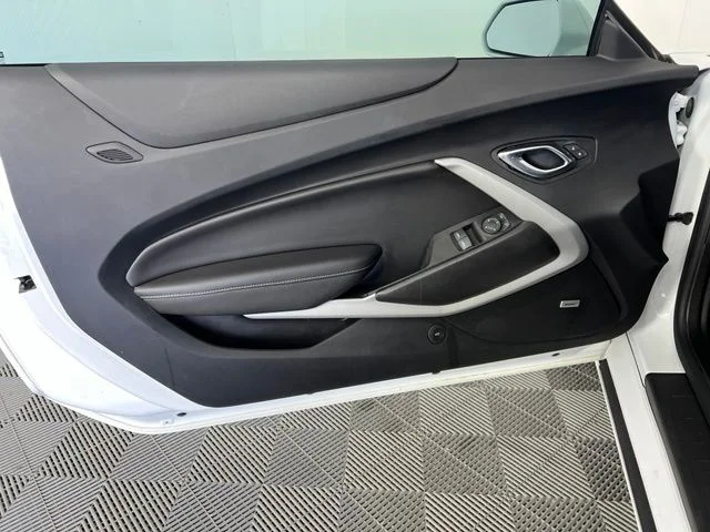 Used 2021 White Chevrolet 2LT image 14