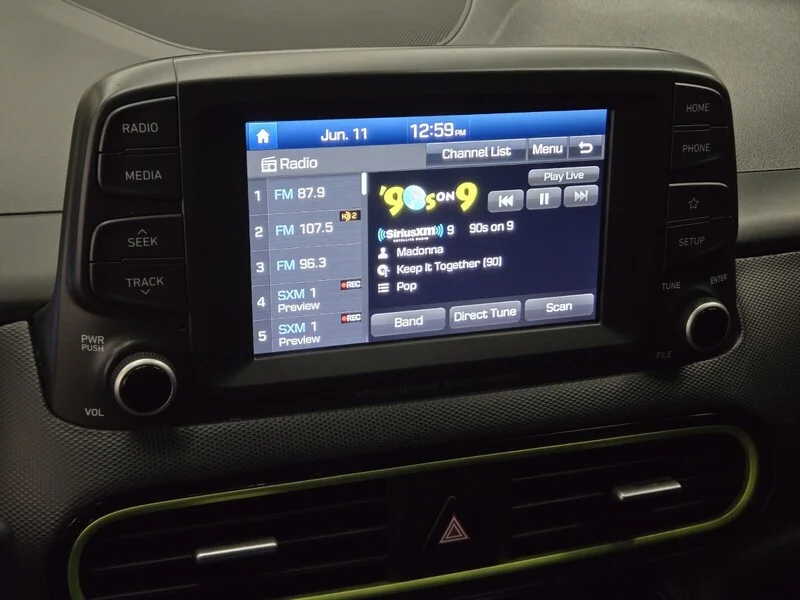 Used 2019 Lime Twist Hyundai Limited image 17
