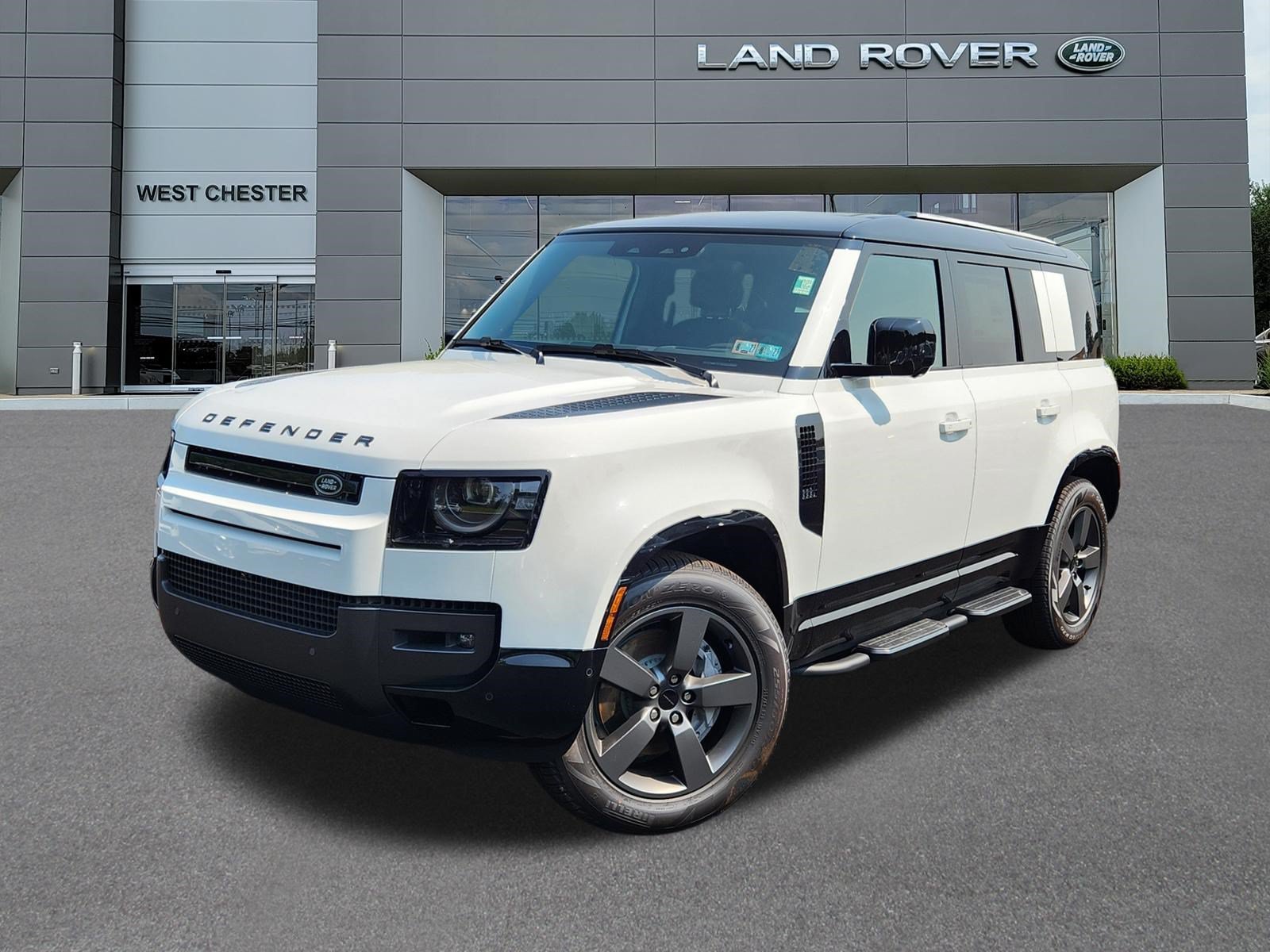 New 2026 Santorini Black LAND ROVER X-Dynamic SE image 1