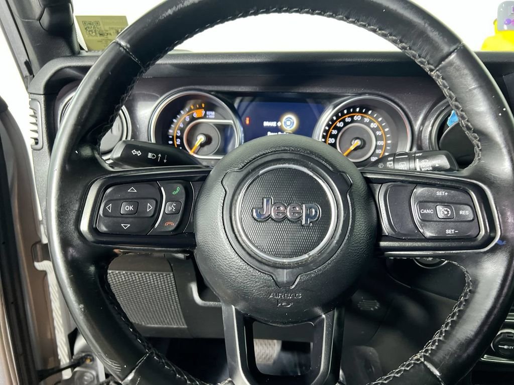Used 2020 Silver Jeep Unlimited Sport Altitude image 15