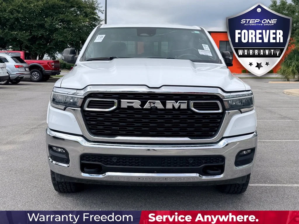 Used 2025 White Ram Big Horn/Lone Star image 9