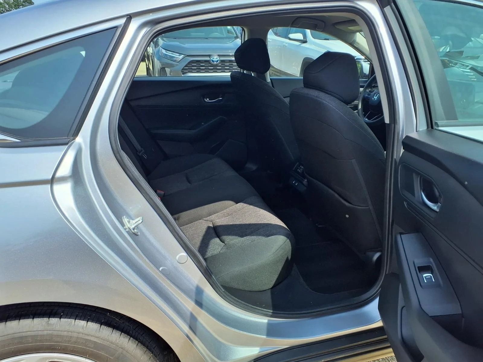 Used 2025 Silver Honda LX image 8