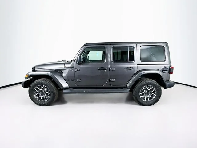 New 2025 Granite Crystal Metallic Clear-Coat Exterior Paint Jeep Sahara image 4