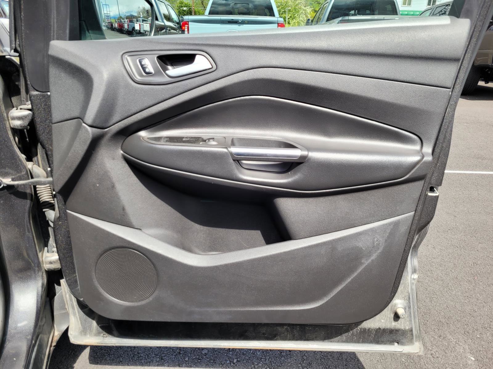 Used 2017  Ford Titanium image 22