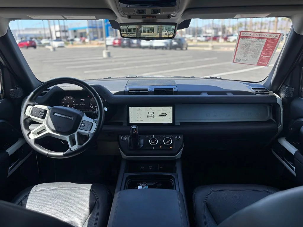 Certified Used 2024  Land Rover S image 7
