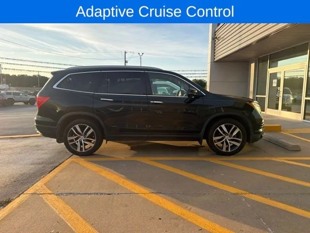 Used 2018 Green Honda Touring image 4