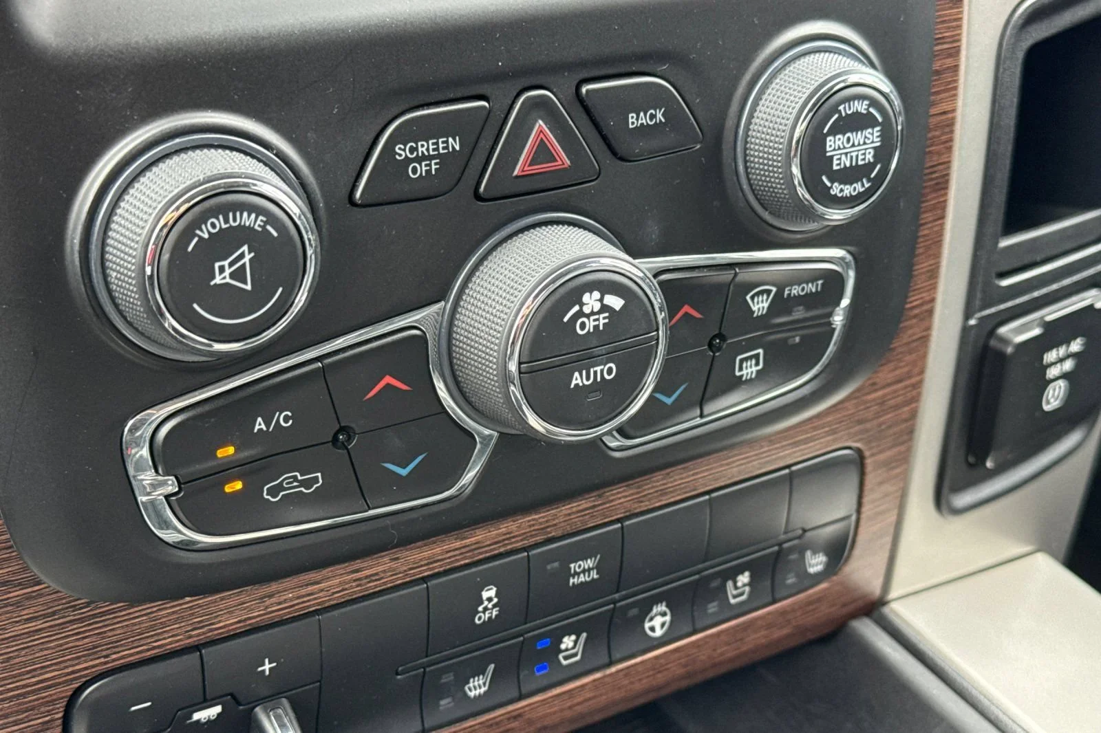 2019 RAM Ram 1500 Classic Laramie - Photo 21