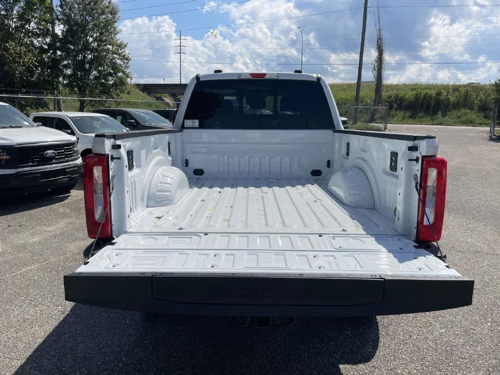 New 2027 White Ford XLT image 10