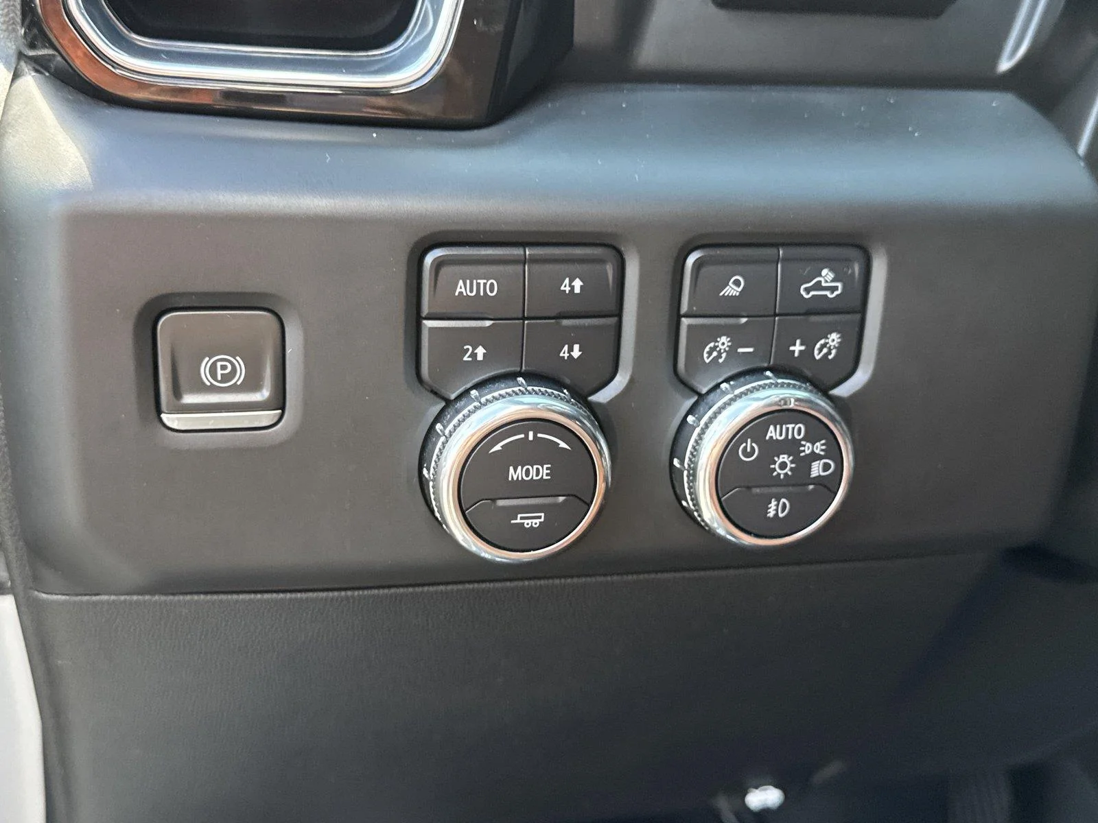 Used 2023 STERLING METALLIC GMC Denali Ultimate image 13