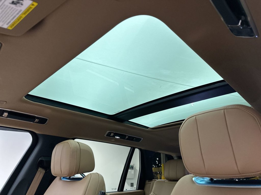 New 2027 Fuji White Land Rover SE image 11