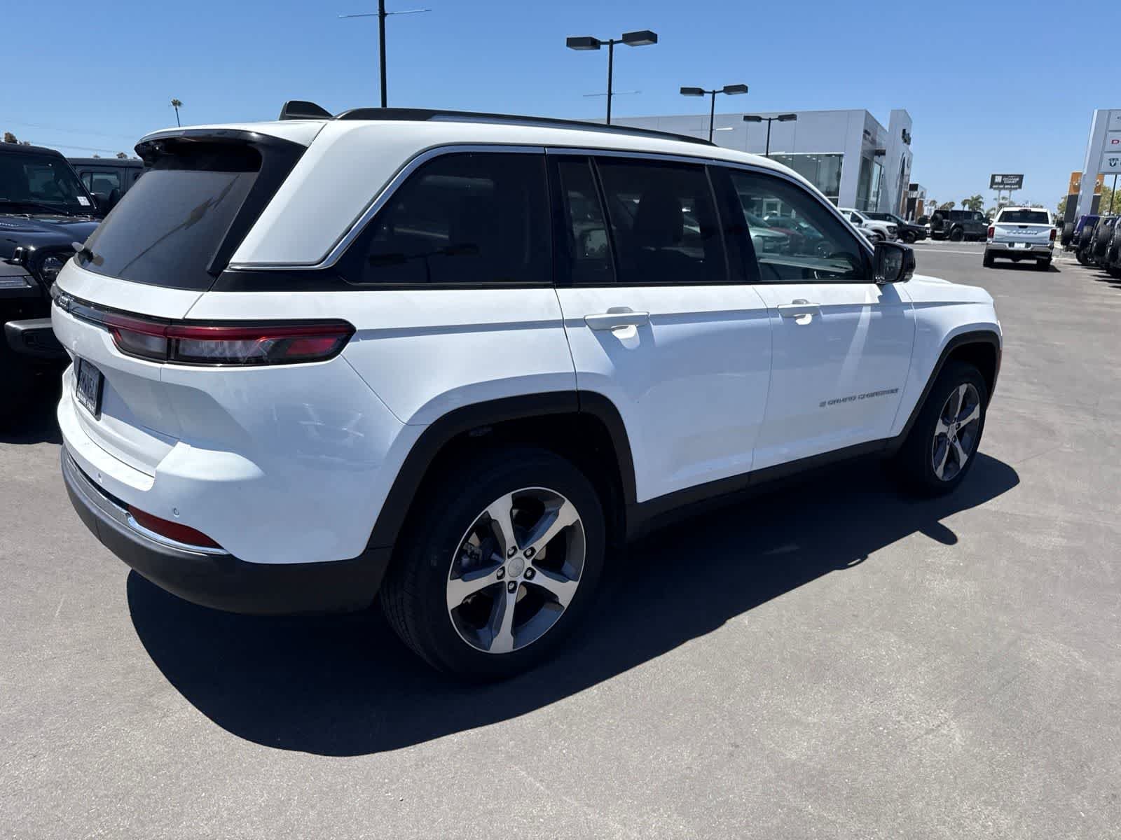Used 2023 Bright White Clearcoat Jeep  image 15